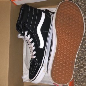 Sk8-Hi Vans